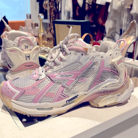 Pink balenciaga runners - Picture 1 of 3